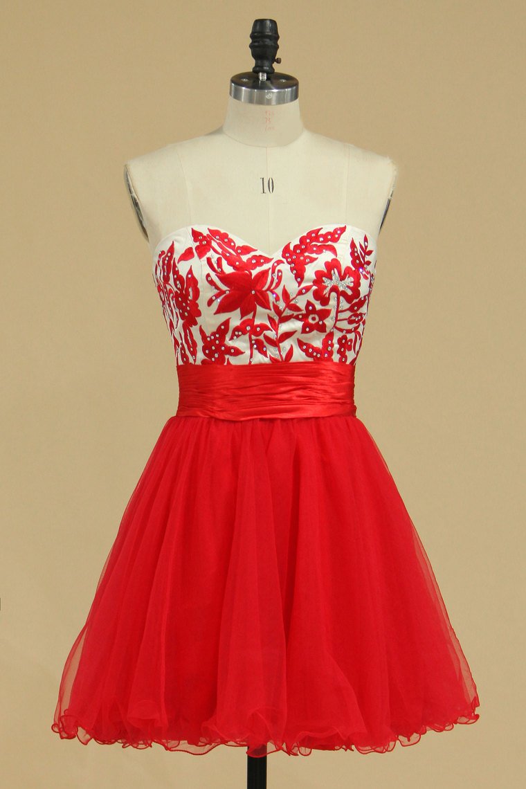 2024 Sweetheart A Line Short/Mini Homecoming Dresses With Embroidery