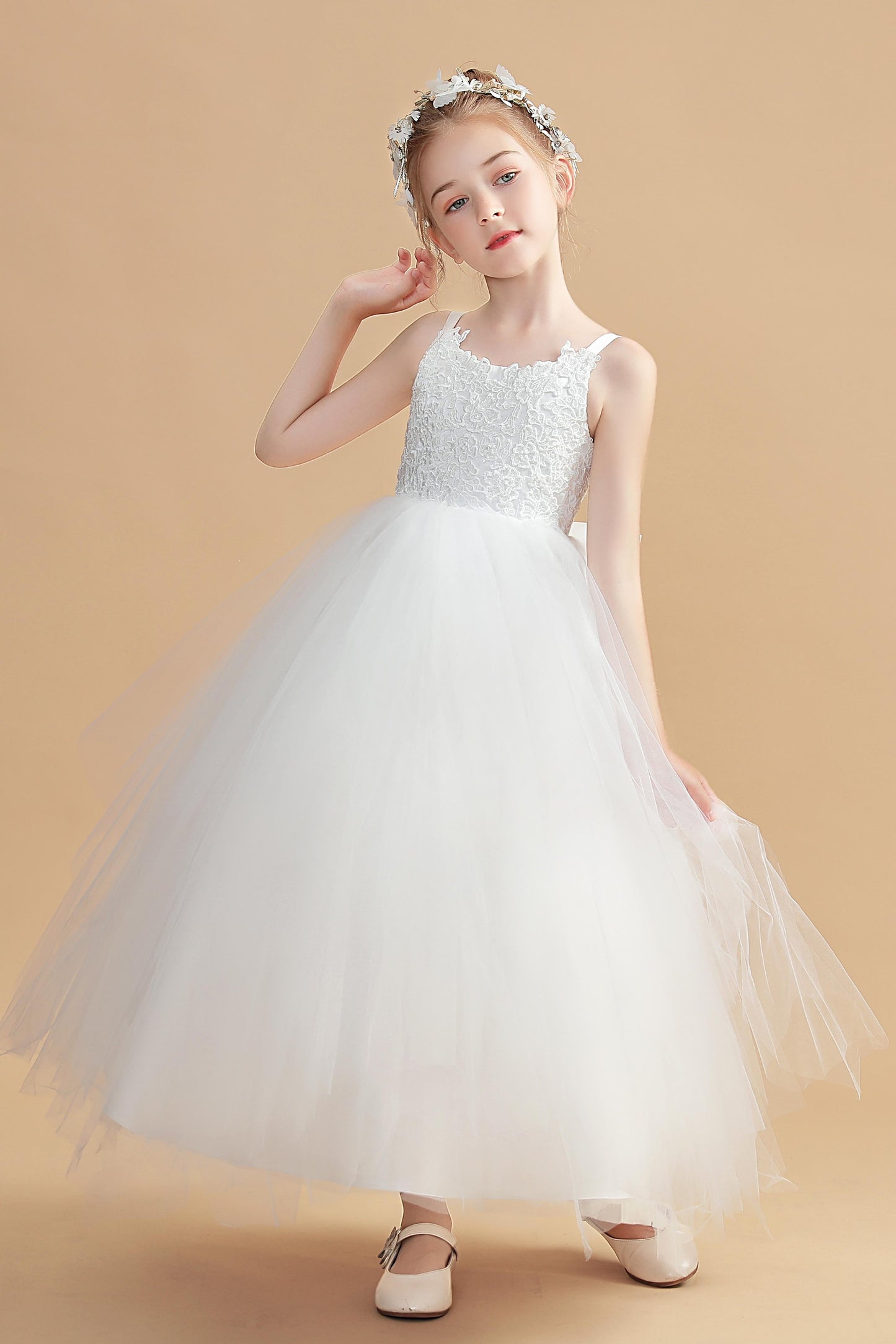 Ivory Straps Round Neck Flower Girl Dresses With Lace Appliques