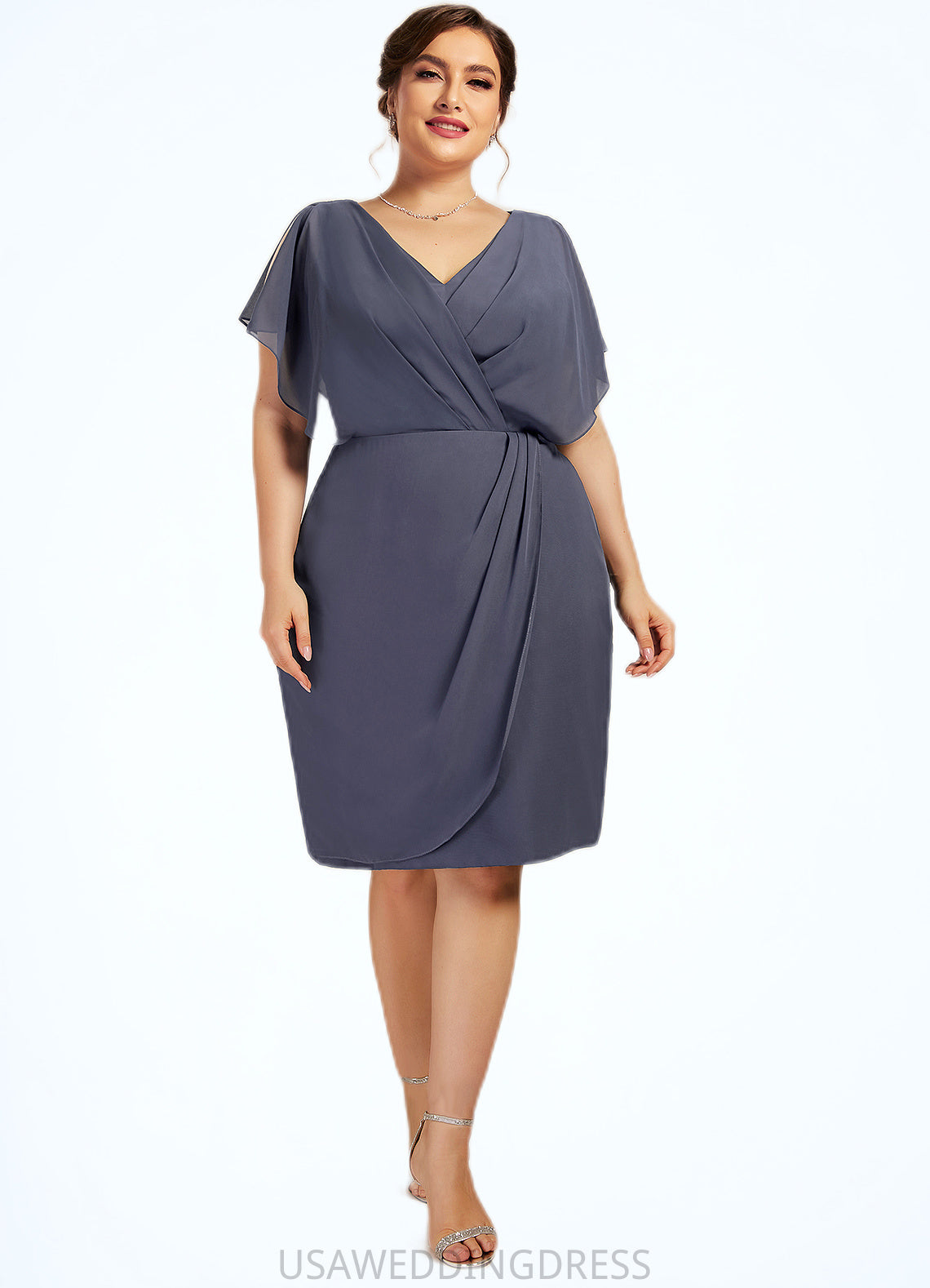 Donna Sheath/Column V-neck Knee-Length Chiffon Mother of the Bride Dress With Ruffle DS126P0014552