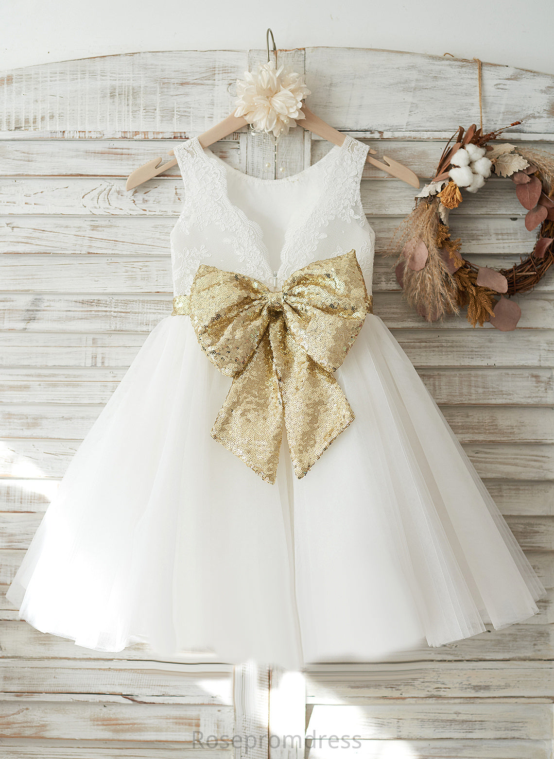 Neck - Tulle/Lace/Sequined Sleeveless Knee-length Girl A-Line Flower Girl Dresses Flower Scoop Dress Frederica With Bow(s)/V Back