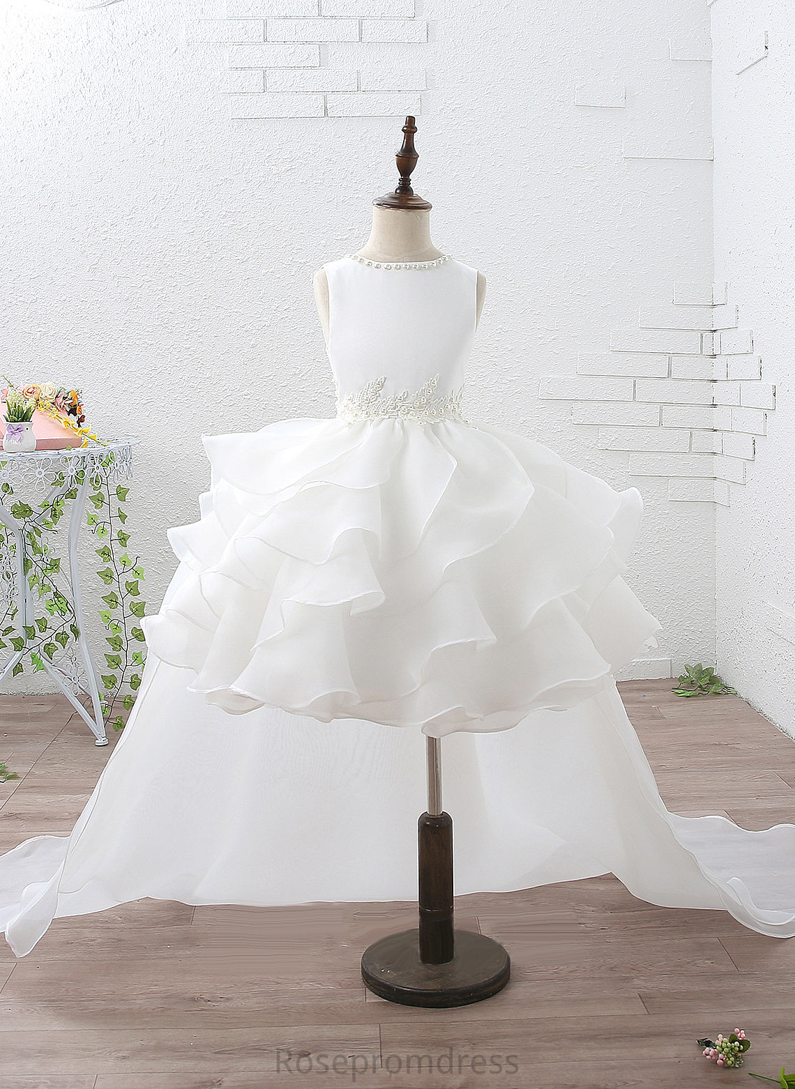 With Flower Girl Dresses Ruffles/Beading/Appliques Court Dress Ariel Girl Ball-Gown/Princess Neck Sleeveless Scoop Organza/Satin Train Flower -