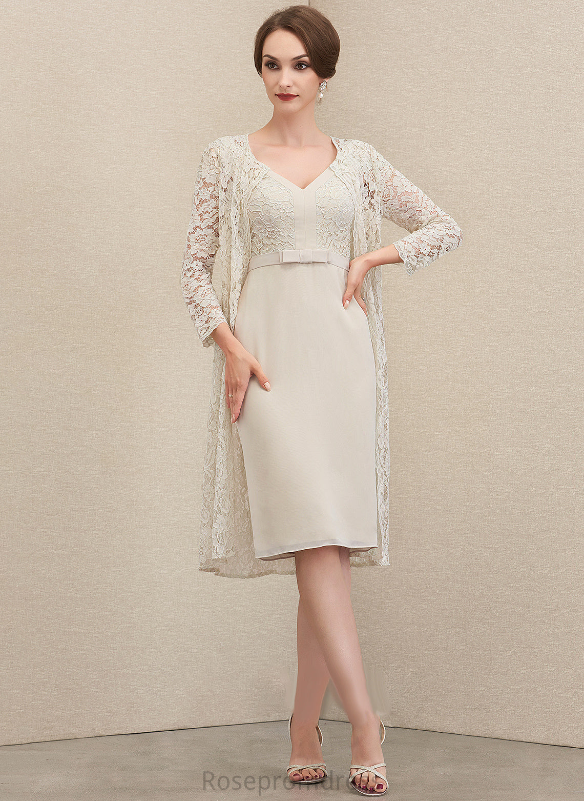 Bow(s) Dress Mother of the Bride Dresses Mother Lace With of the V-neck Chiffon Bride Minnie Knee-Length Sheath/Column