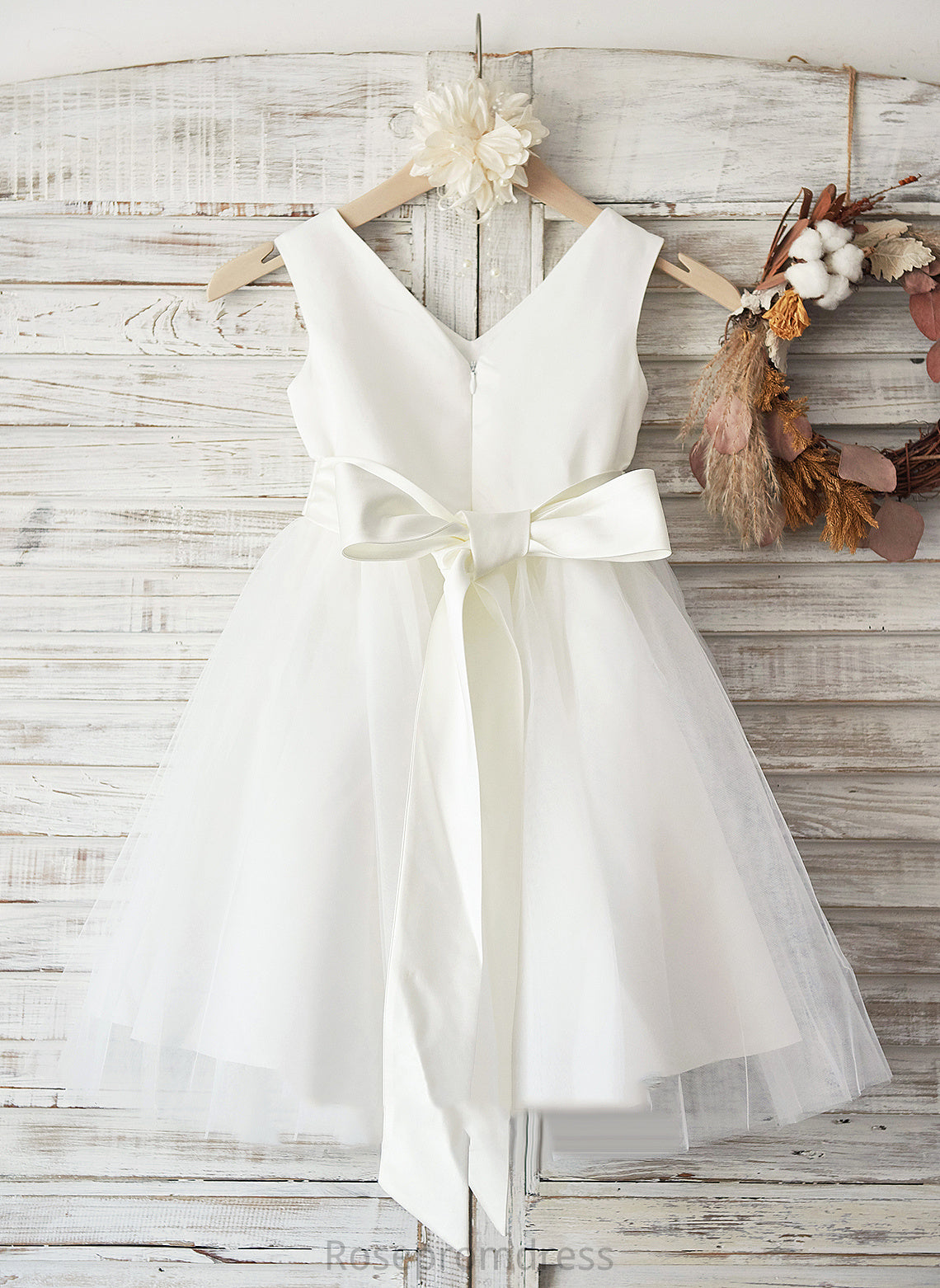 Satin/Tulle V-neck Flower Girl Flower Girl Dresses Dress - With Sleeveless Bow(s) Karlee Knee-length A-Line