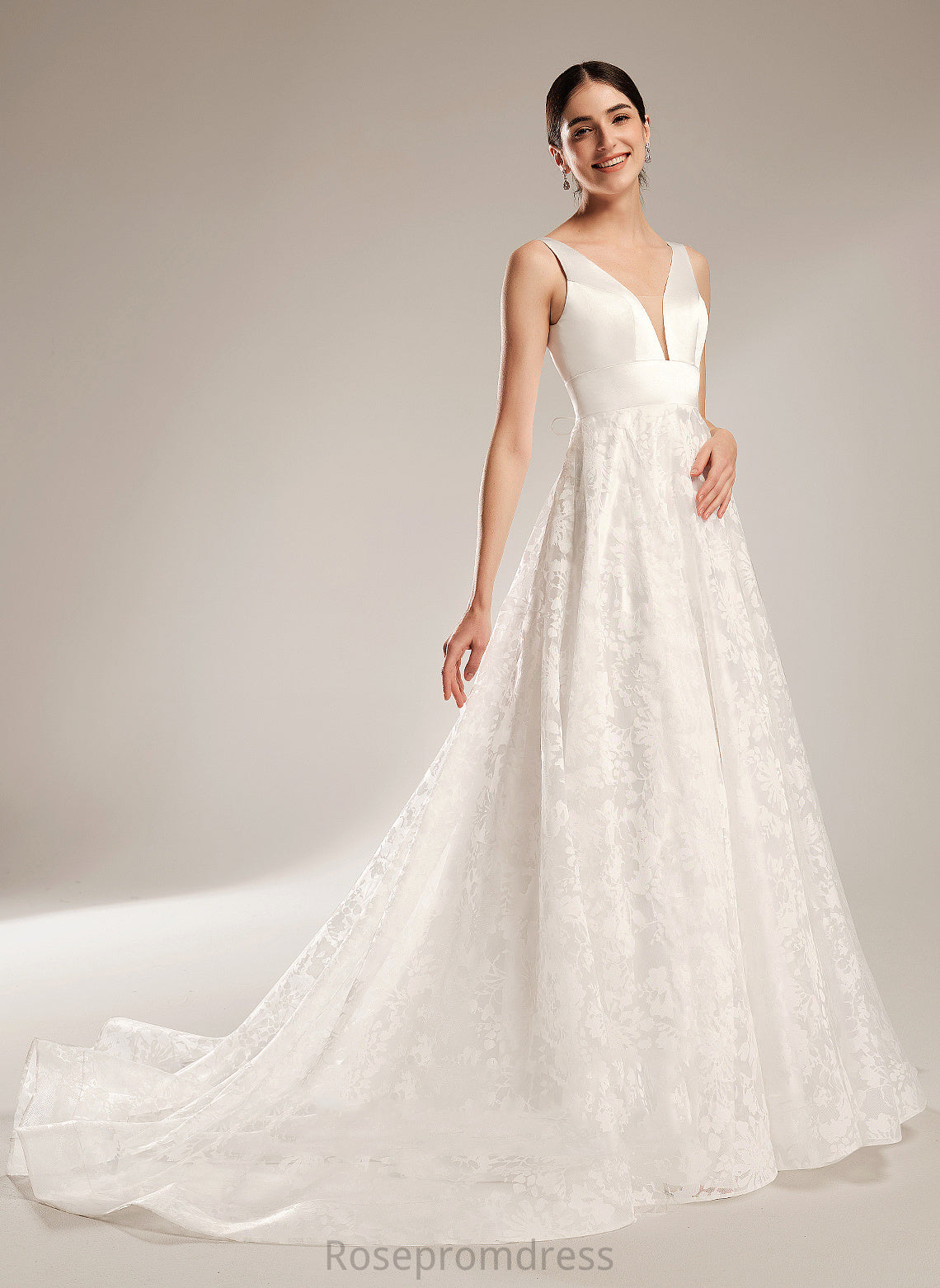 Dress V-neck Lace Wedding Dresses Satin Ball-Gown/Princess Dalia Chapel Wedding Train