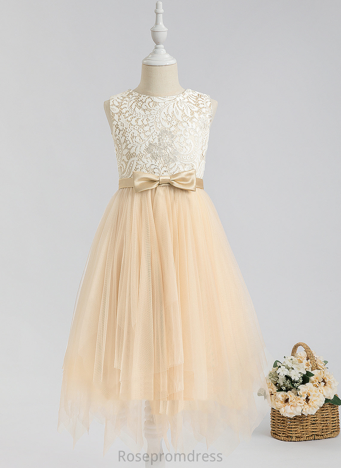 Lilia Flower Girl Dresses With Lace/Bow(s) Neck Tulle Flower Dress - Tea-length A-Line Girl Sleeveless Scalloped