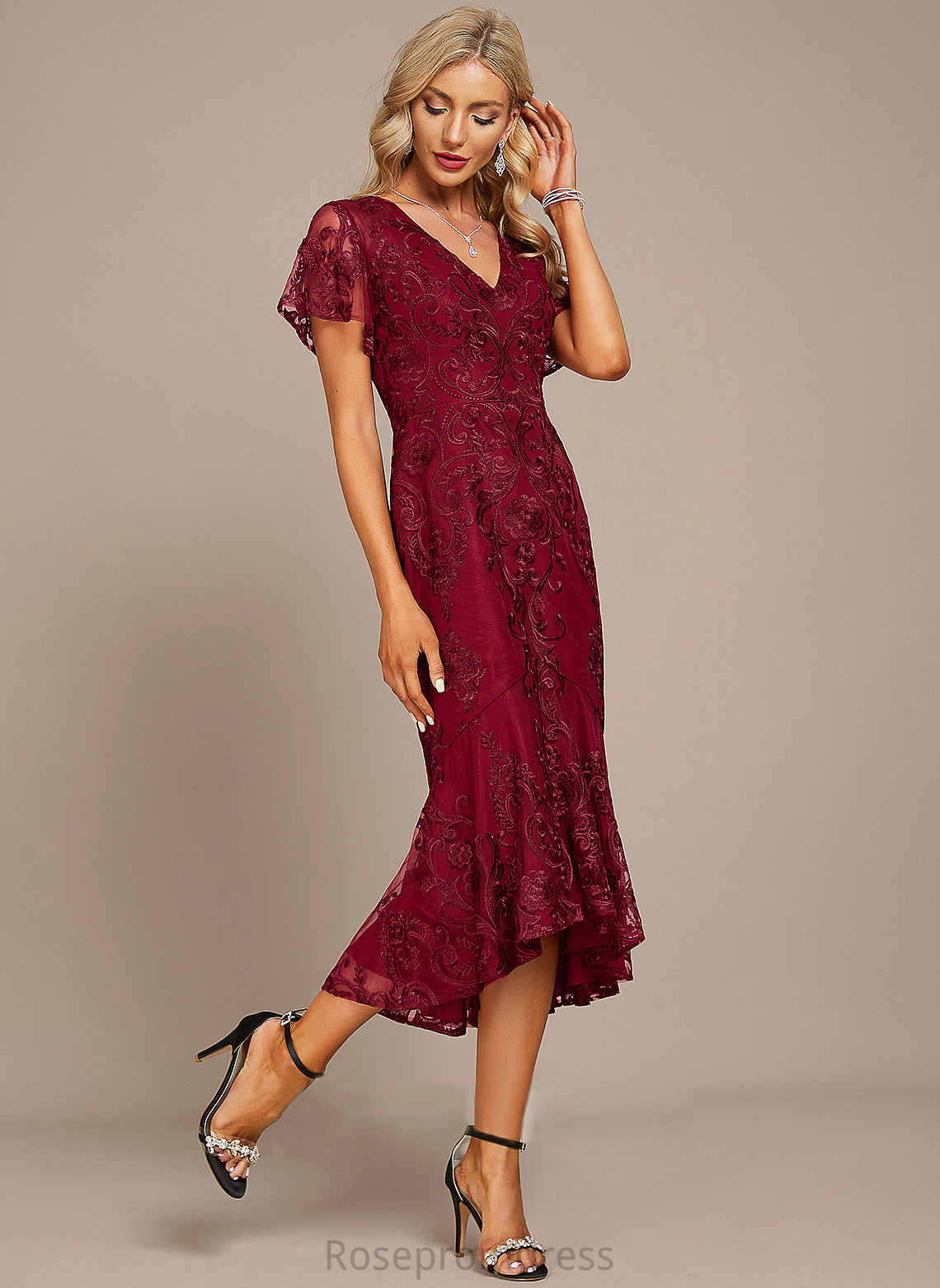 Lace Trumpet/Mermaid Asymmetrical Cocktail Dresses Cocktail Dress V-neck Winifred