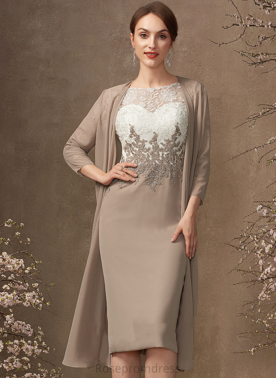 the Dress Sheath/Column Chiffon Knee-Length of Neck Cloe Mother Scoop Bride Mother of the Bride Dresses Lace