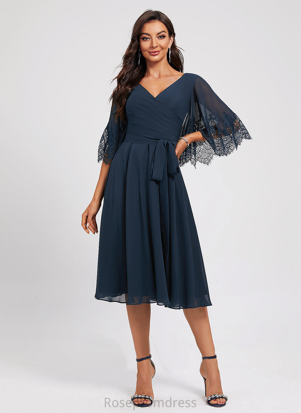 Knee-Length Lace Cocktail Sash With Layla Chiffon A-Line Pleated Cocktail Dresses V-neck Dress