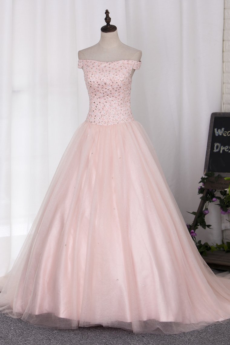 2024 Ball Gown Boat Neck Quinceanera Dresses Tulle With Beading