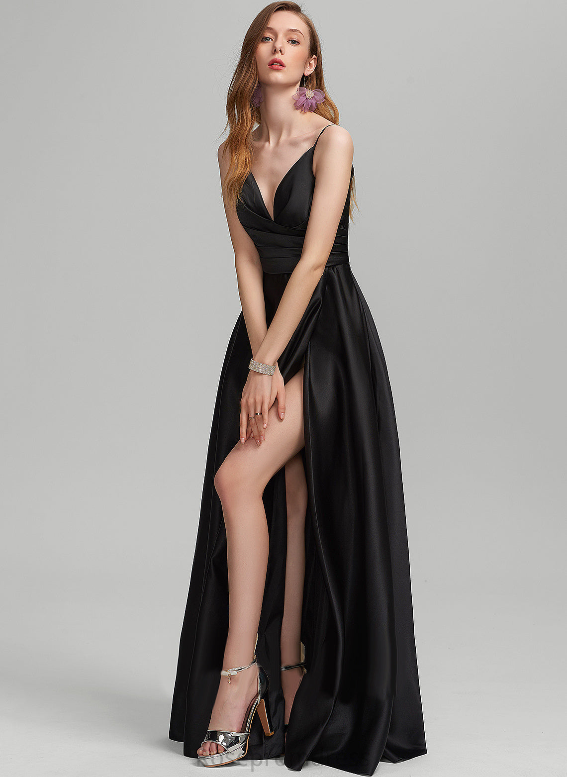 Prom Dresses V-neck A-Line Savanah With Floor-Length Satin Ruffle