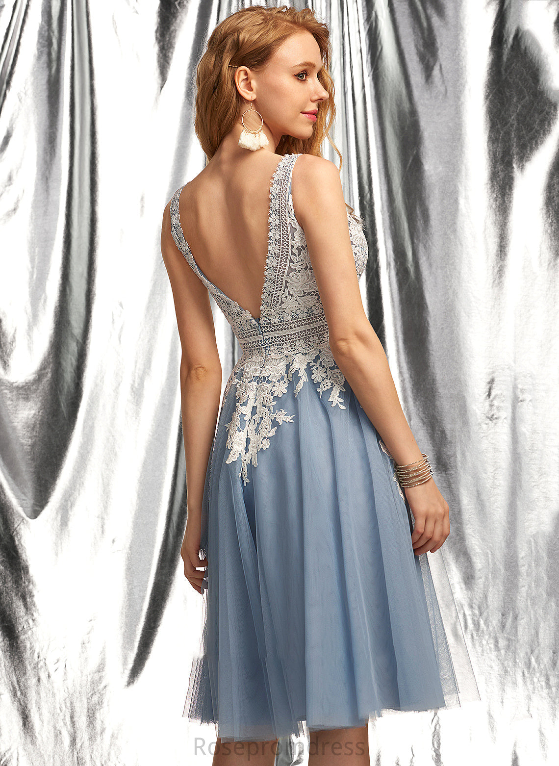 Meadow Prom Dresses V-neck A-Line Tulle Knee-Length