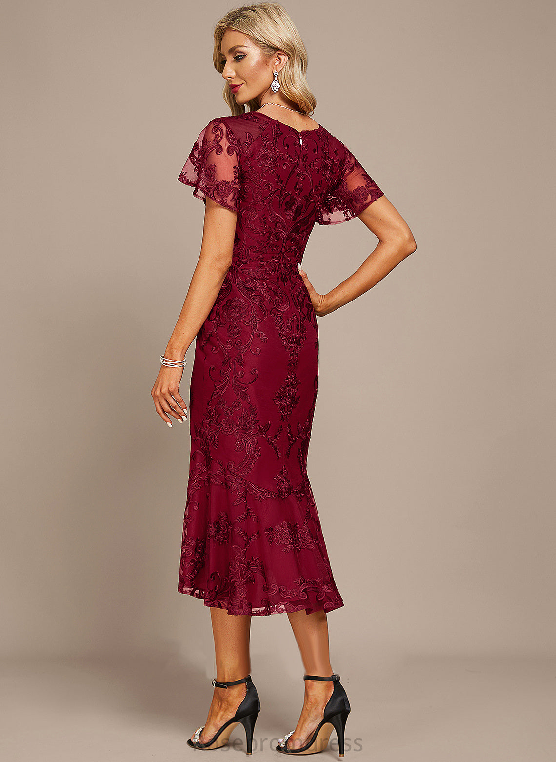 Lace Trumpet/Mermaid Asymmetrical Cocktail Dresses Cocktail Dress V-neck Winifred