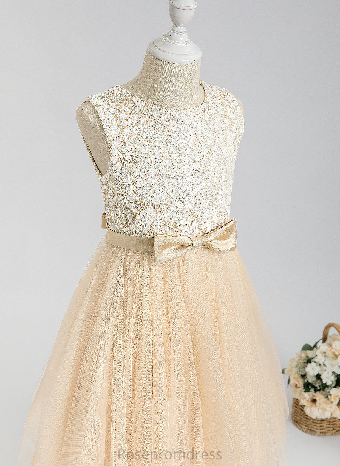 Lilia Flower Girl Dresses With Lace/Bow(s) Neck Tulle Flower Dress - Tea-length A-Line Girl Sleeveless Scalloped