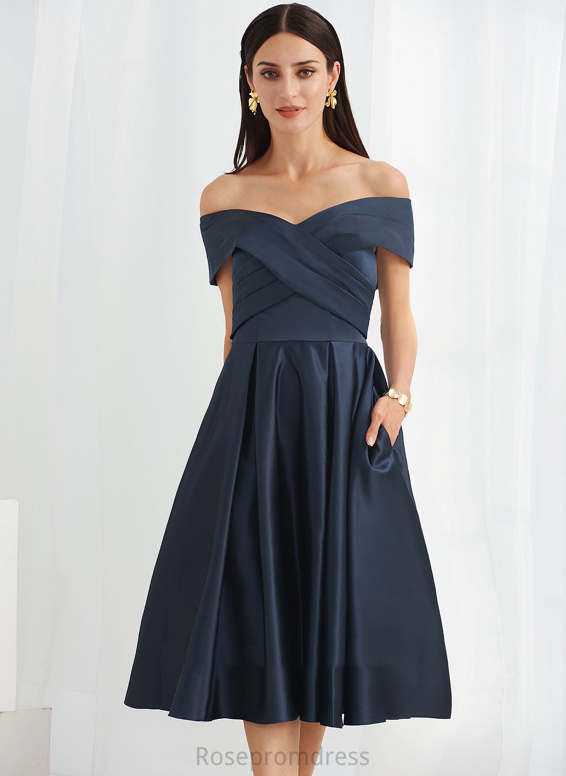 Dress Off-the-Shoulder Pockets Cocktail Dresses A-Line Knee-Length Cocktail With Marisa Satin