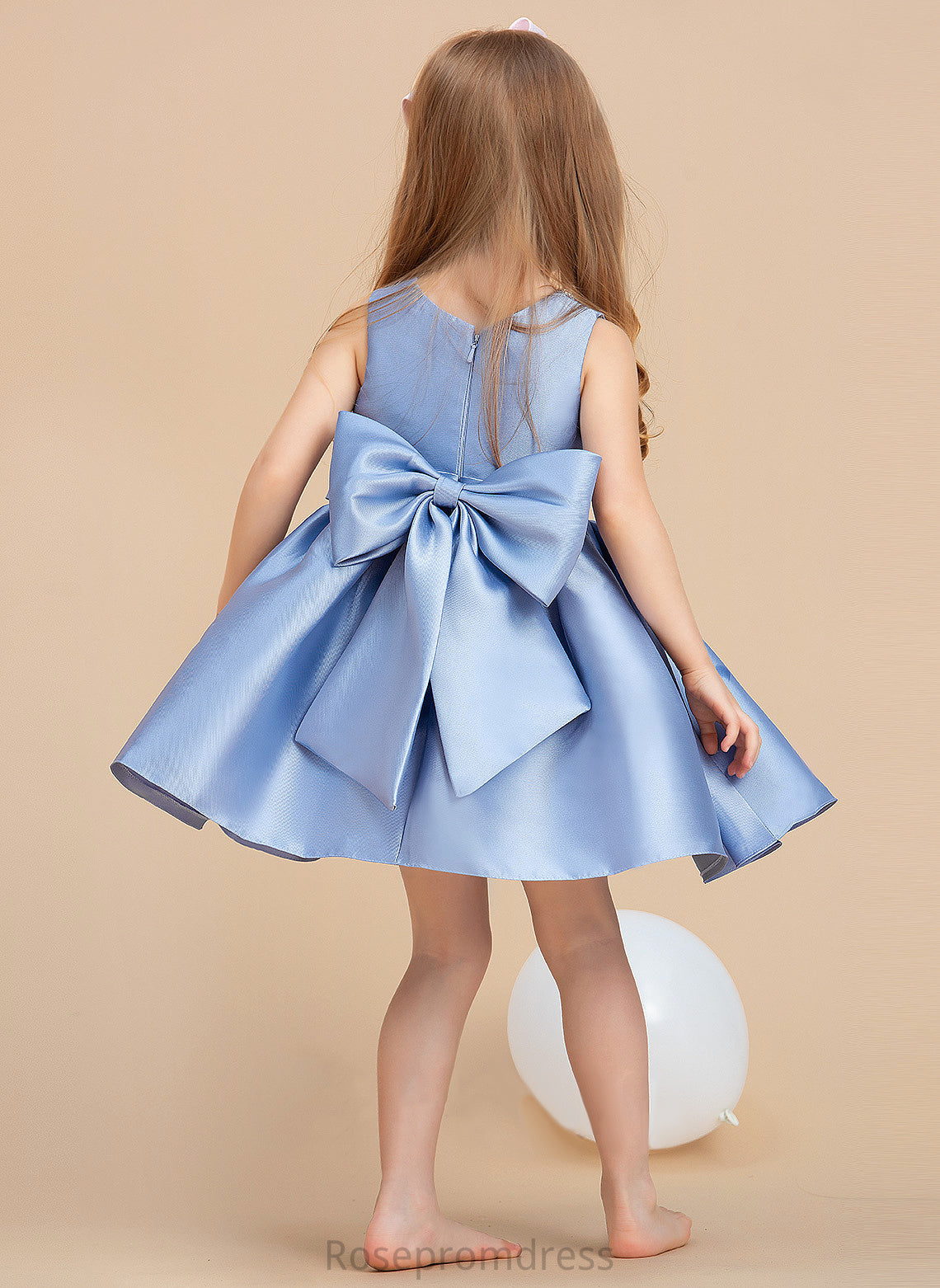 Bow(s) Sleeveless Ball-Gown/Princess Girl - Knee-length Satin Dress Flower Flower Girl Dresses Neck Scoop With Willa