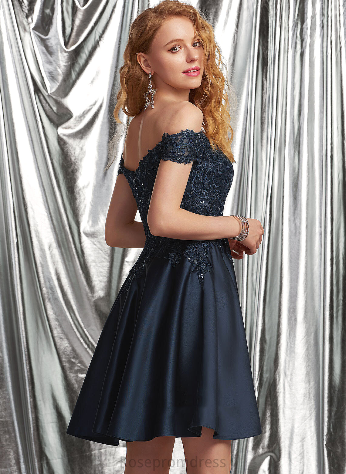 A-Line Kinley Satin Off-the-Shoulder Homecoming Dresses Homecoming With Lace Short/Mini Dress