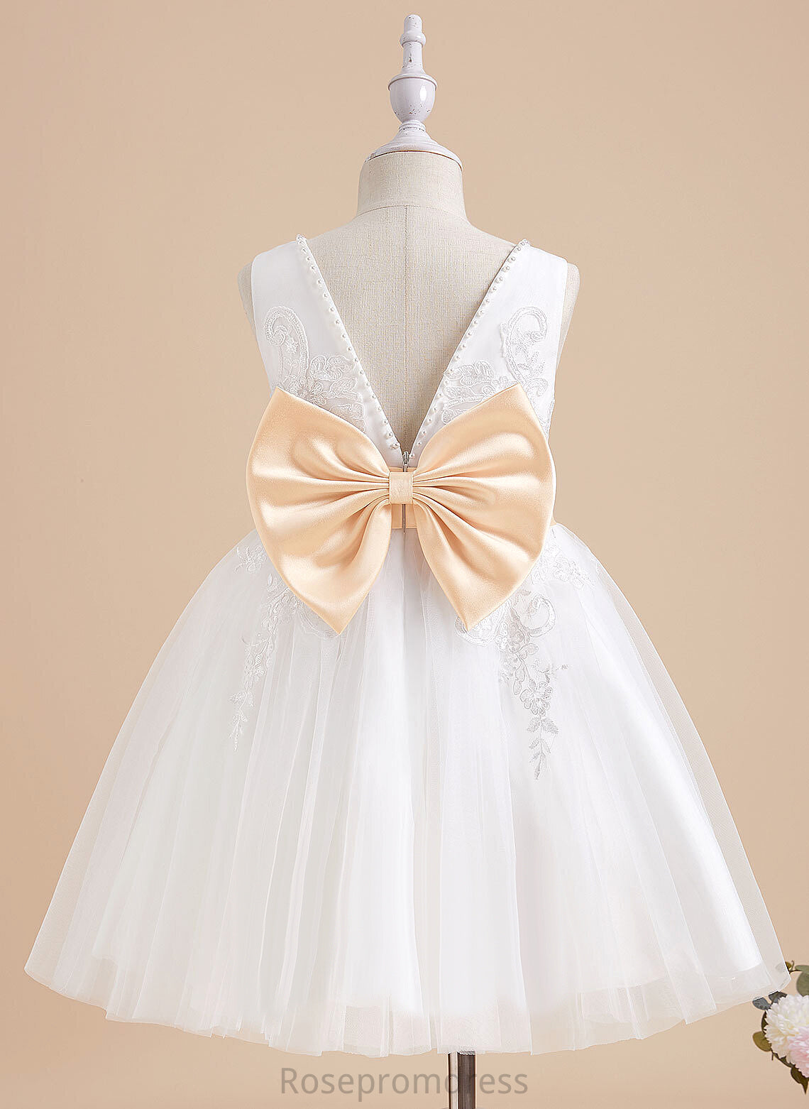 A-Line Girl V-neck Flower Tulle/Lace Knee-length Dress Sleeveless Flower Girl Dresses With - Sash/Beading/Bow(s) Sue