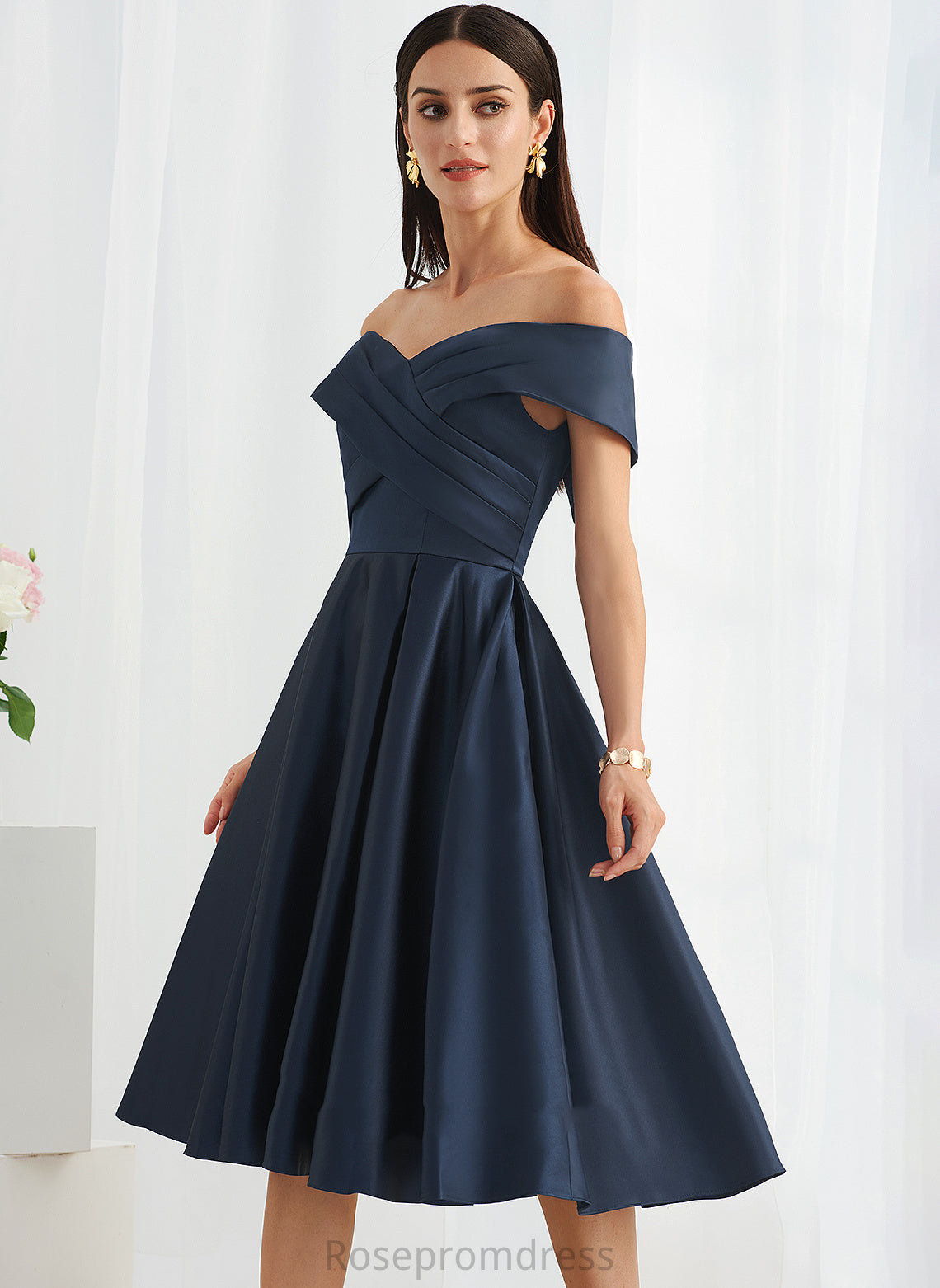 Dress Off-the-Shoulder Pockets Cocktail Dresses A-Line Knee-Length Cocktail With Marisa Satin