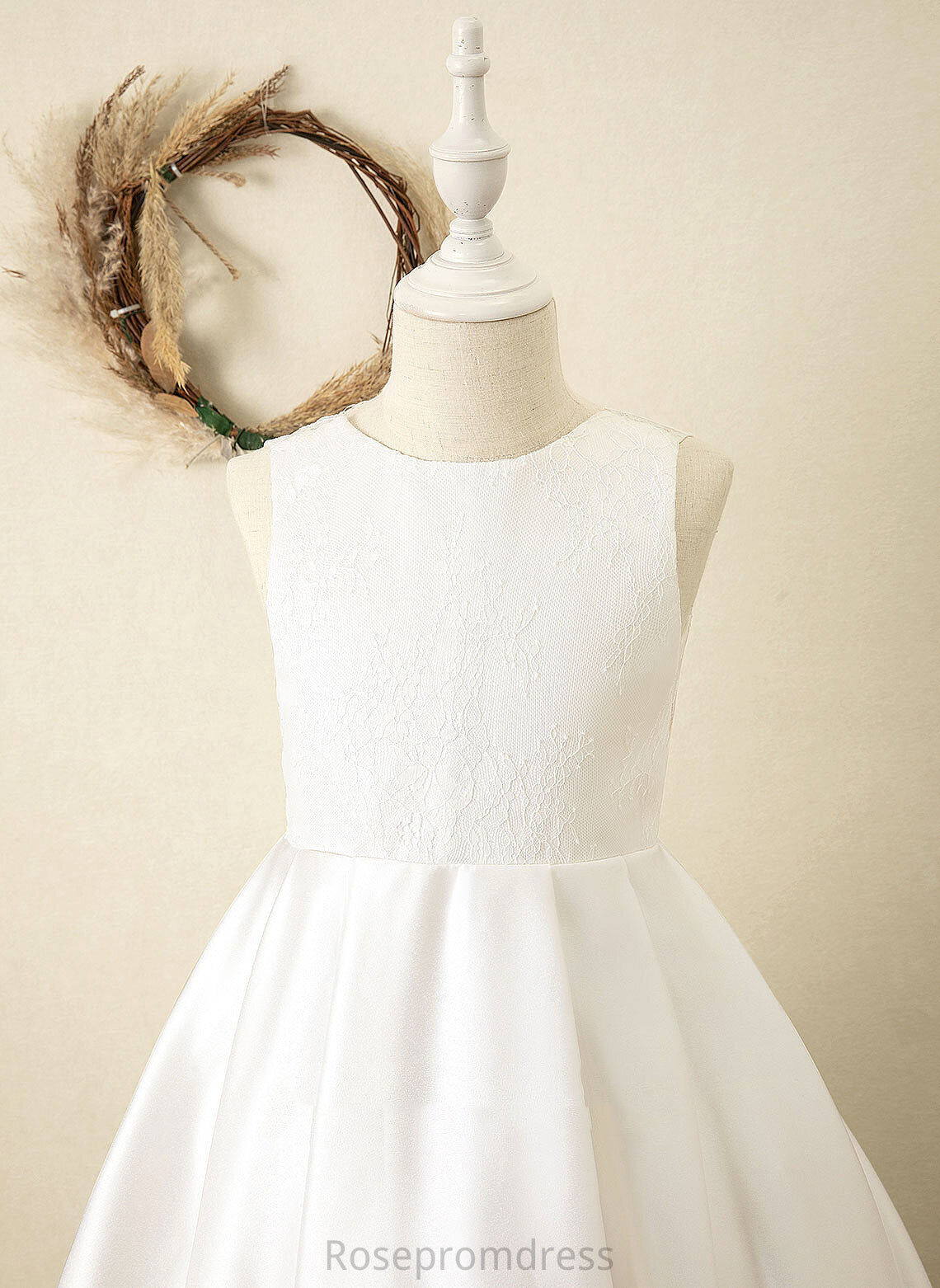 Ball-Gown/Princess Satin/Tulle/Lace Train With Sweep Scoop Flower Kaiya Dress Sleeveless Flower Girl Dresses Girl Sash - Neck