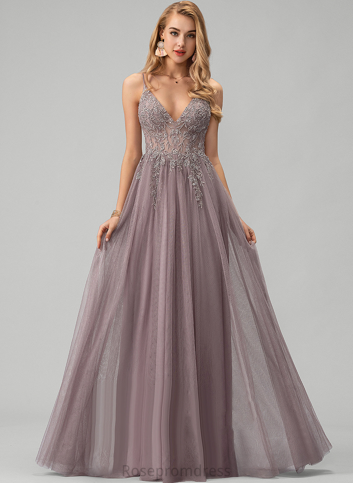 Tulle With Ball-Gown/Princess Prom Dresses V-neck Sequins Baylee Beading Floor-Length