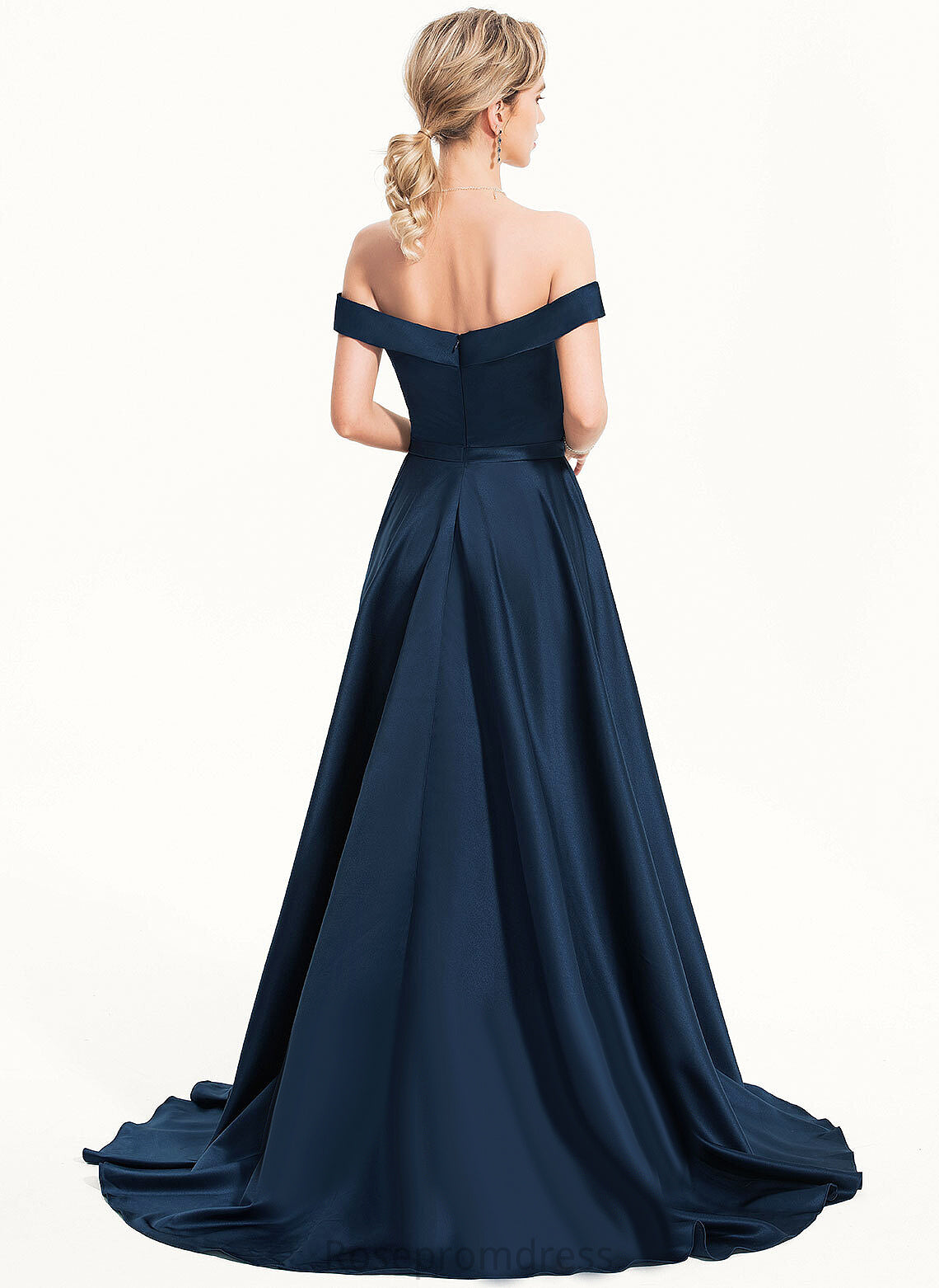 Train Sweep Ball-Gown/Princess With Evelyn Satin Pleated Off-the-Shoulder Prom Dresses