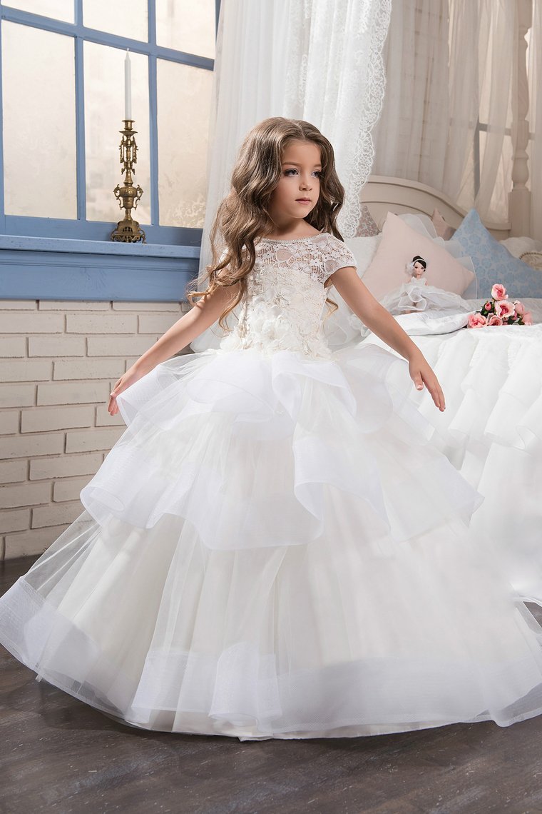 2024 Flower Girl Dresses Ball Gown Scoop Short Sleeves Tulle With Handmade Flowers