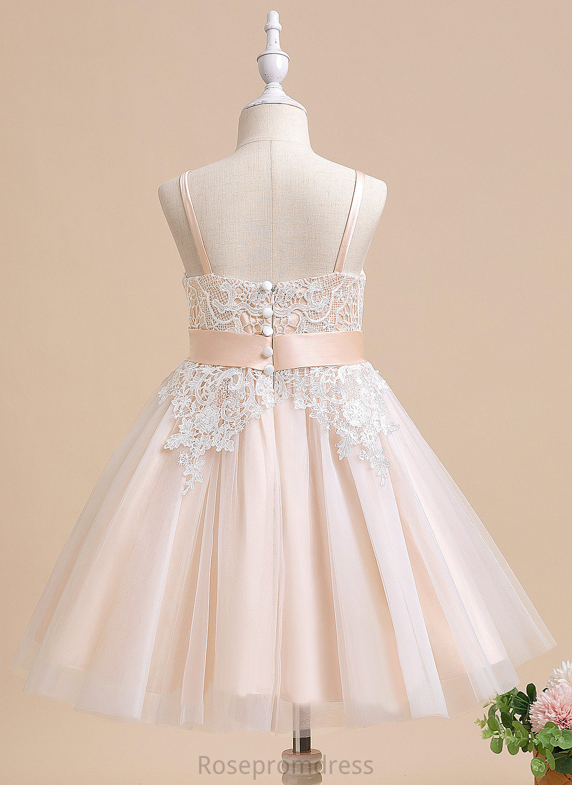 With A-Line Scalloped Flower Girl Dresses Raegan Flower Tulle Knee-length Bow(s) Sleeveless Neck Girl Dress