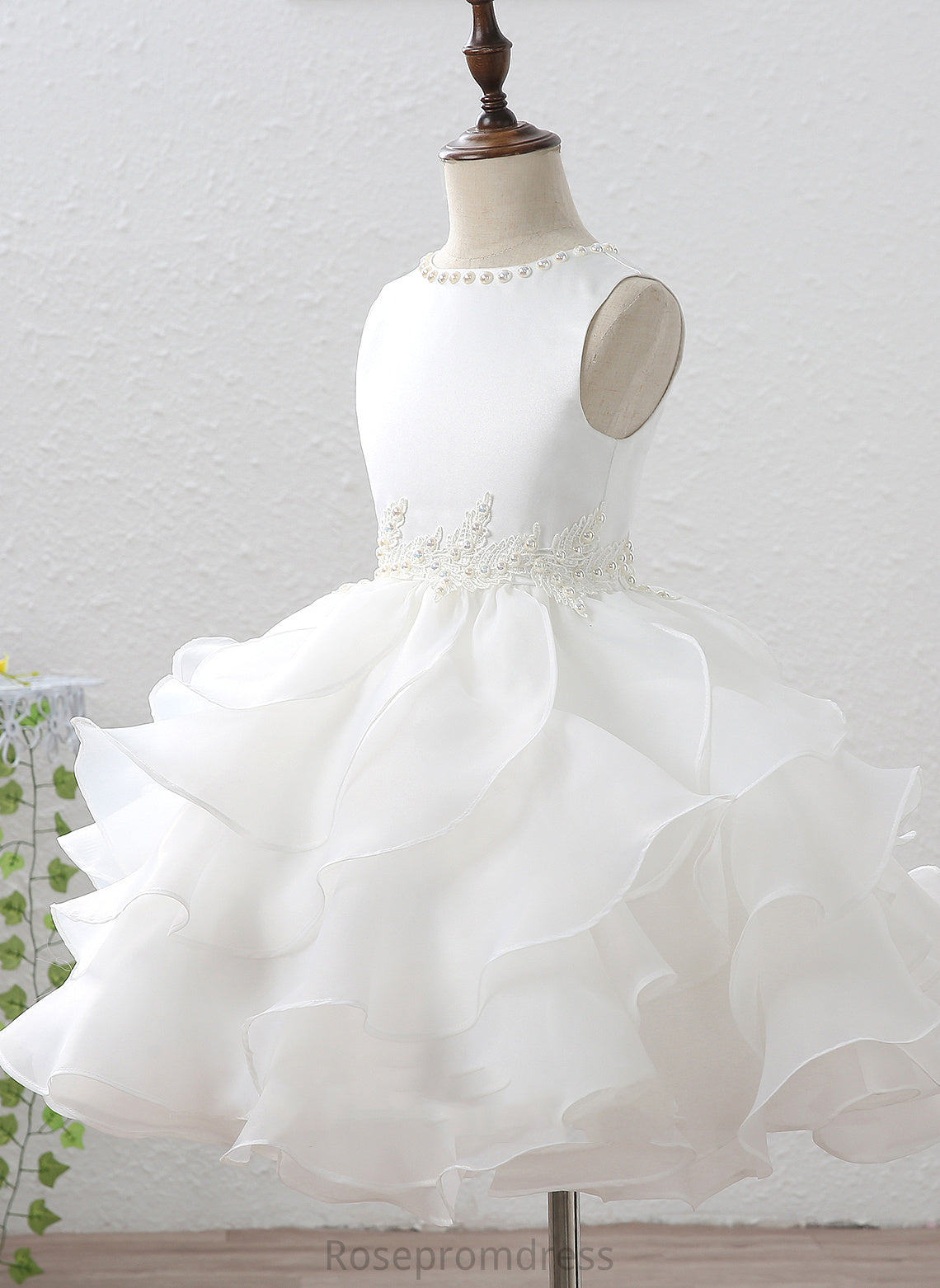 With Flower Girl Dresses Ruffles/Beading/Appliques Court Dress Ariel Girl Ball-Gown/Princess Neck Sleeveless Scoop Organza/Satin Train Flower -