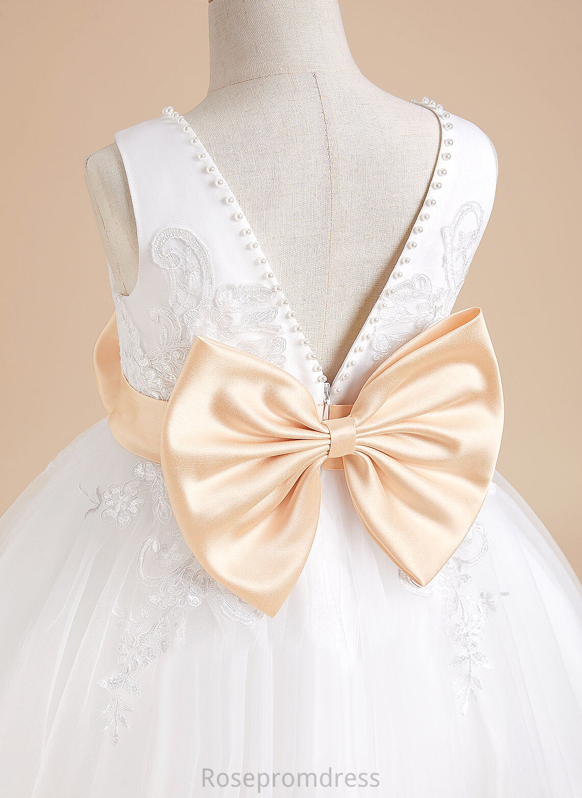 A-Line Girl V-neck Flower Tulle/Lace Knee-length Dress Sleeveless Flower Girl Dresses With - Sash/Beading/Bow(s) Sue