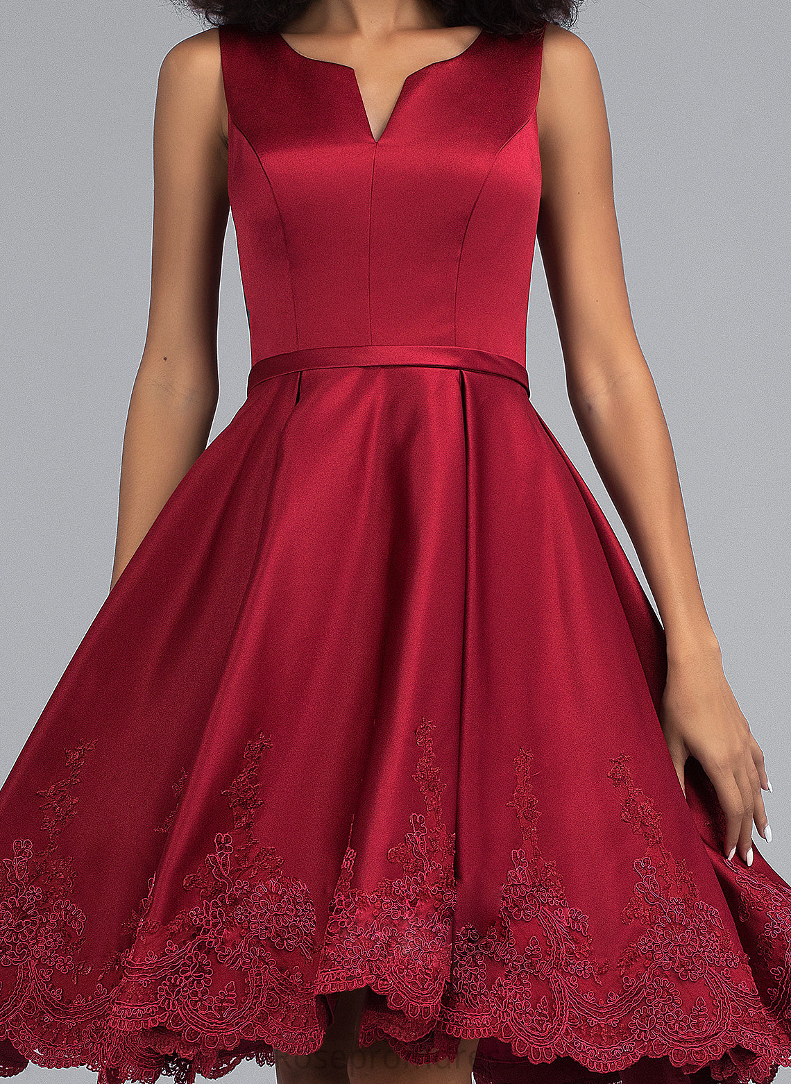 V-neck Daisy Lace Dress Knee-Length Appliques With A-Line Homecoming Satin Homecoming Dresses