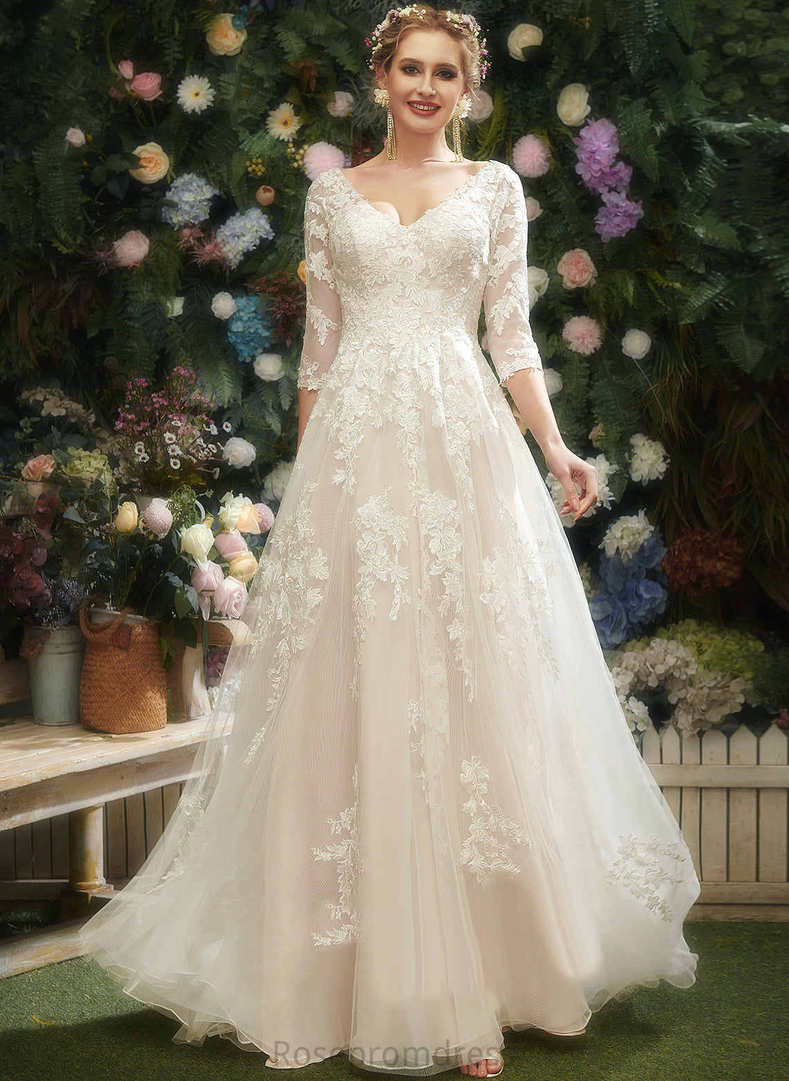 Train With Dress Lace Wedding Sequins Moira Tulle Wedding Dresses Court V-neck A-Line