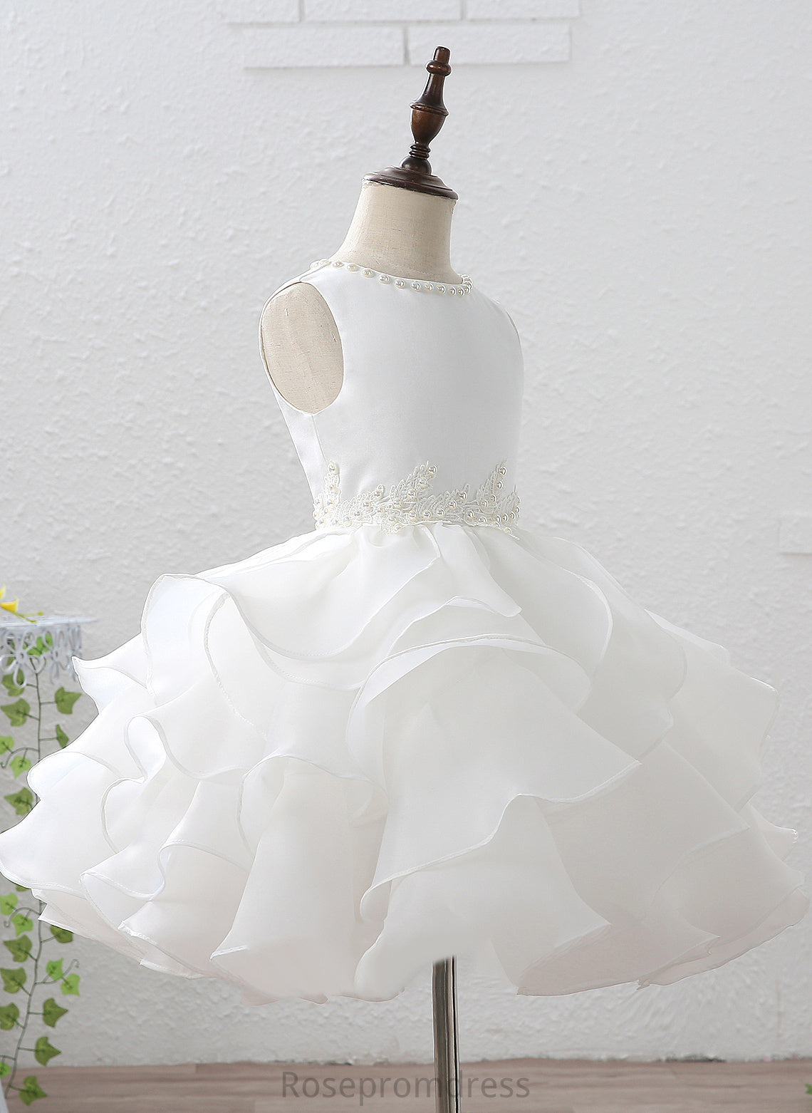 With Flower Girl Dresses Ruffles/Beading/Appliques Court Dress Ariel Girl Ball-Gown/Princess Neck Sleeveless Scoop Organza/Satin Train Flower -