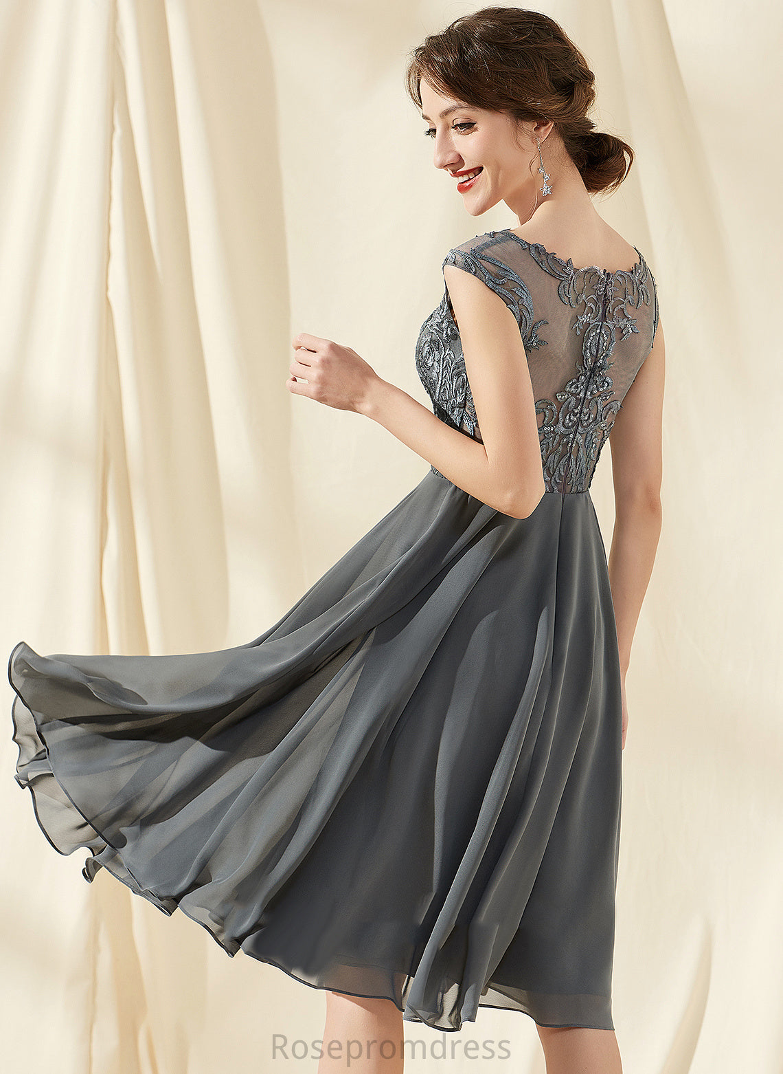 Joanne Lace Neck A-Line Cocktail Sequins Chiffon Cocktail Dresses Knee-Length With Dress Scoop