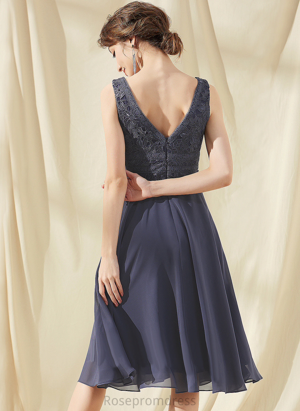 Chiffon Knee-Length Homecoming Dresses Homecoming Dress Lace A-Line V-neck Lea