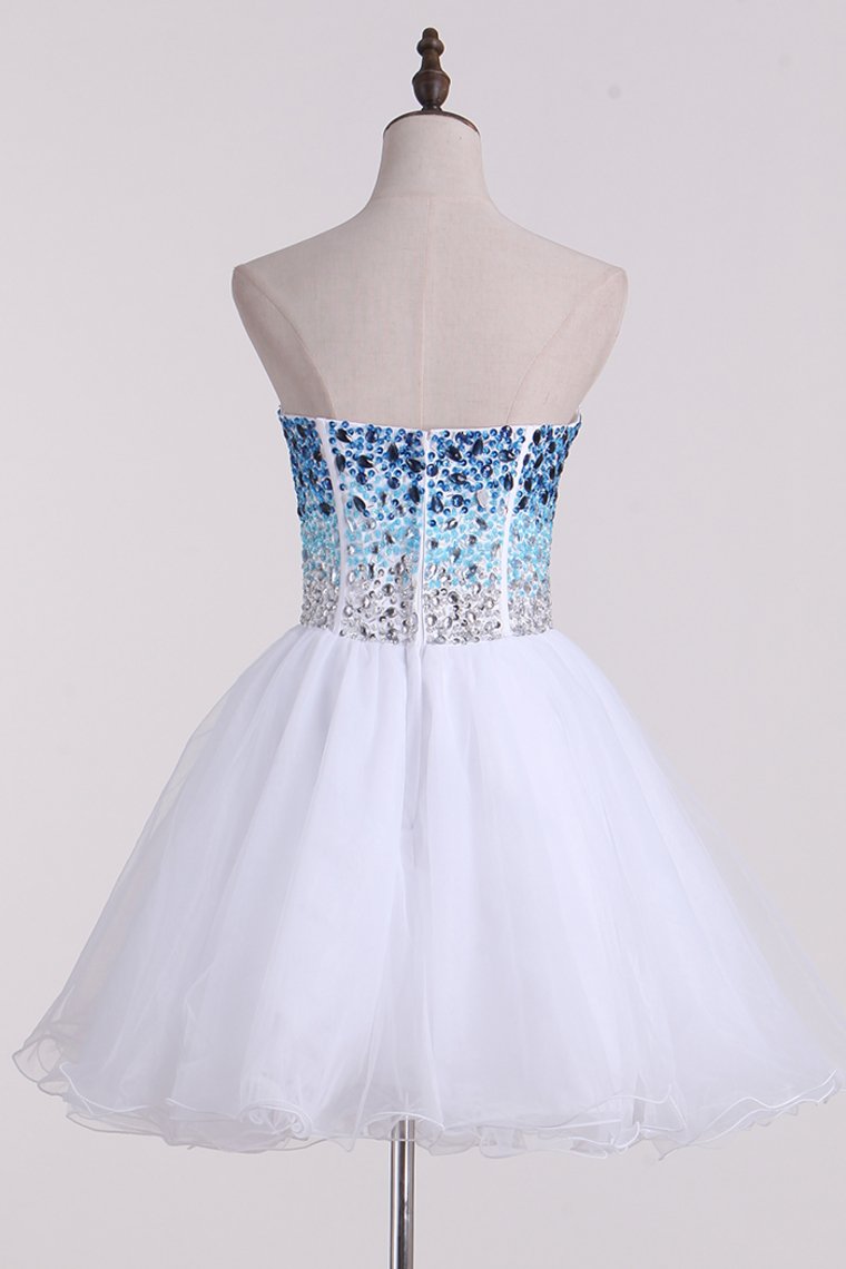 2024 A Line Sweetheart Short/Mini Homecoming Dresses With Beads