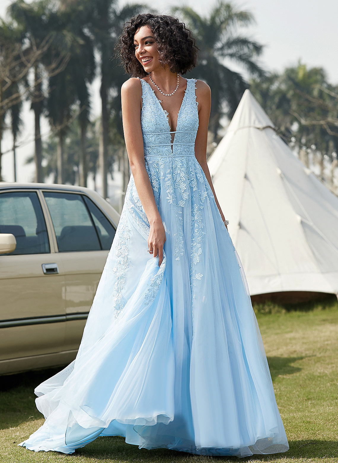 V-neck Ball-Gown/Princess Lace Sweep Gill Beading Train Prom Dresses With Tulle