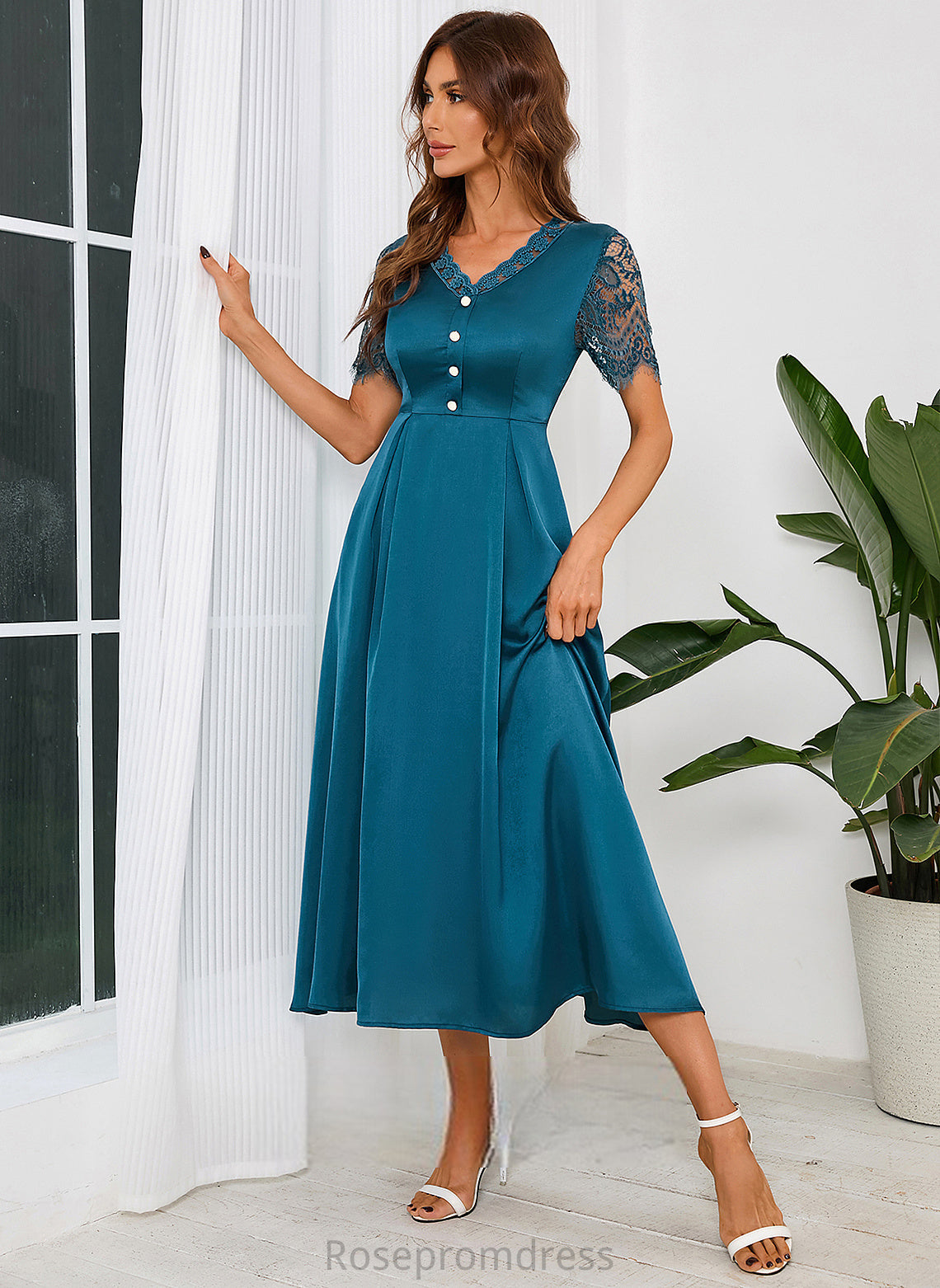 V-Neck Midi Satin Vera Club Dresses A-line Dresses Short Elegant Sleeves