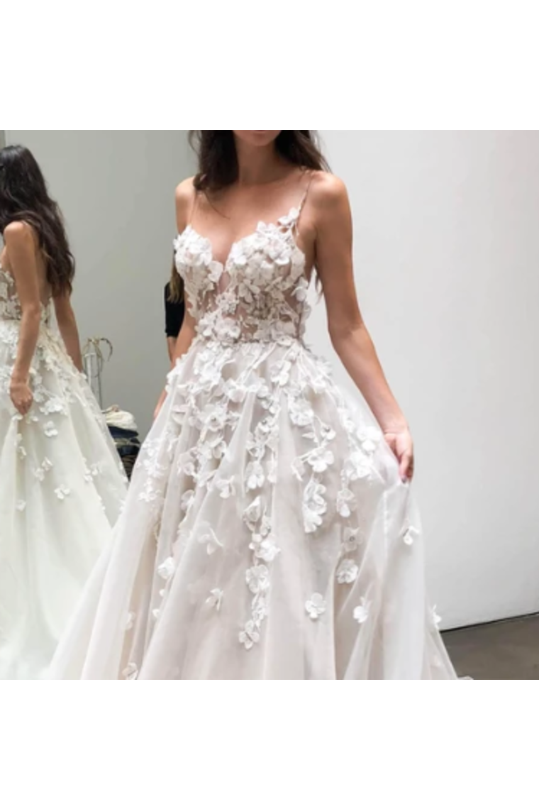 Spaghetti Strap Sweetheart Neck Beach Wedding Dresses 30D Appliqued Bridal Dresses