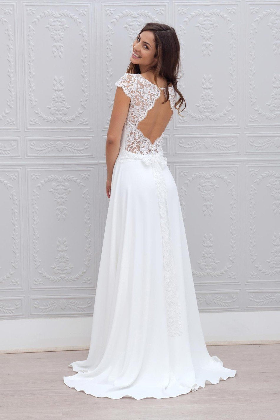 A Line Chiffon White Lace Appliques Cap Sleeve Open Back Scoop Long Wedding Dresses RS24