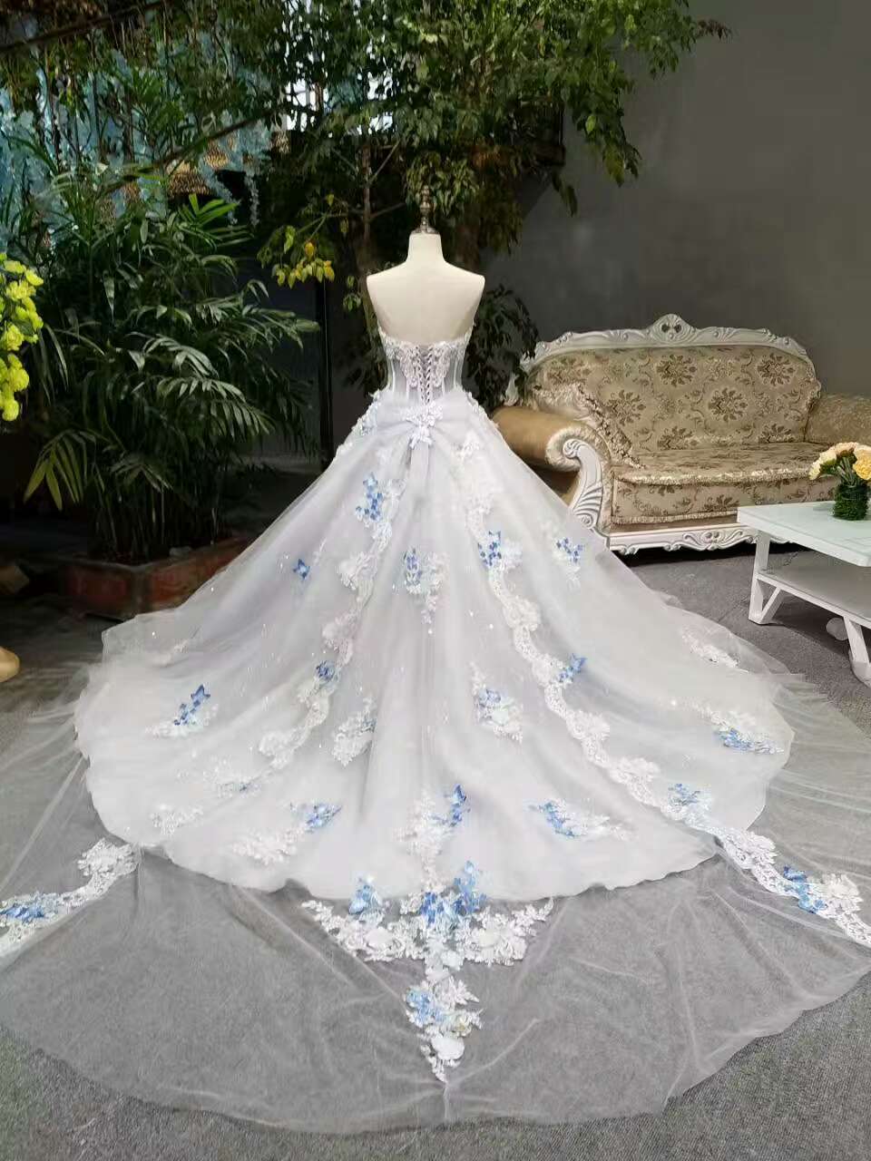 2024 Low Price Floor Length Wedding Dresses Lace Up Strapless With Handmade Butterfly