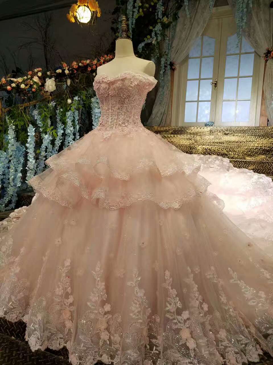 2024 Tulle Awesome Pink Wedding Dresses Off The Shoulder Lace Up With Appliques And Crystals