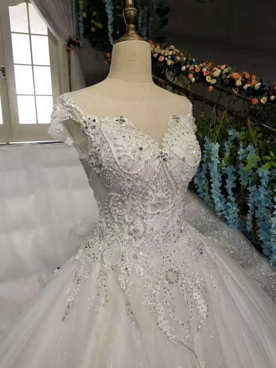 2024 New Arrival Marvelous Wedding Dresses Lace Up With Appliques And Bow Knot Scoop Neck