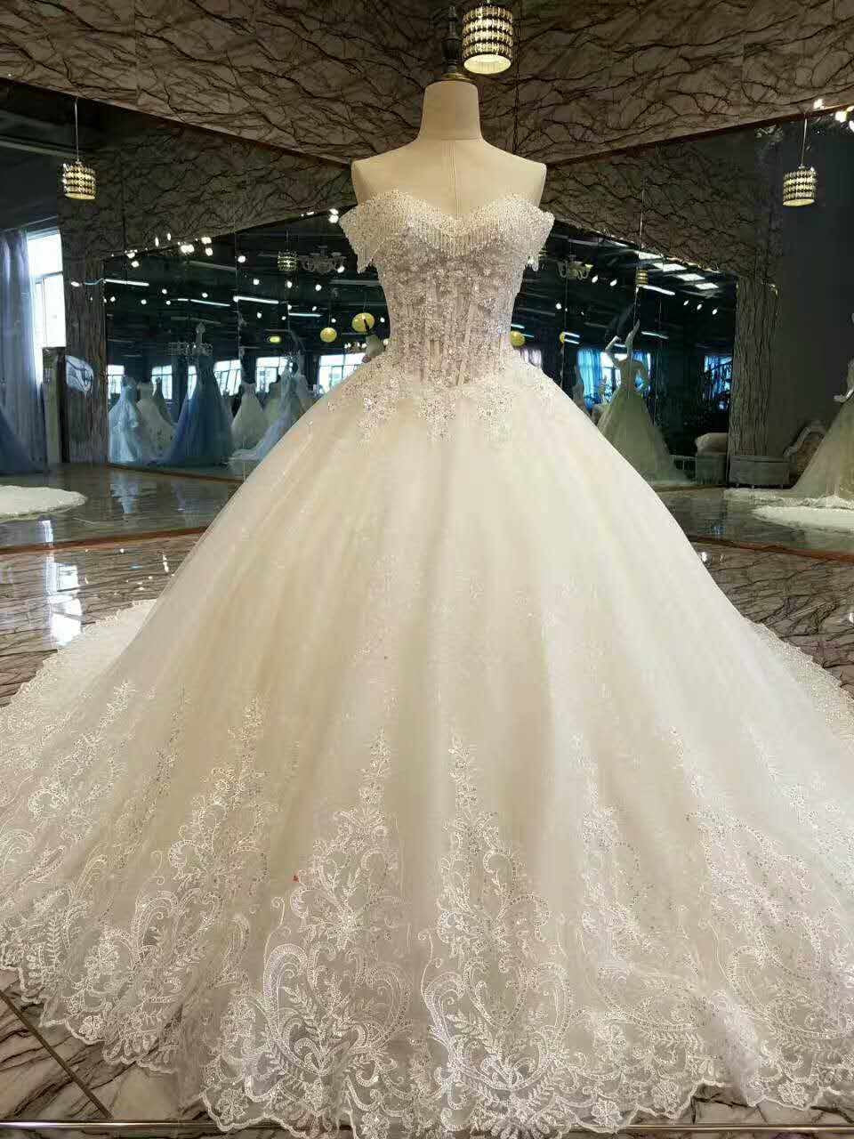 2024 New Arrival Awesome Wedding Dresses Off The Shoulder A Line With Crystals Royal Train Tulle Lace Up