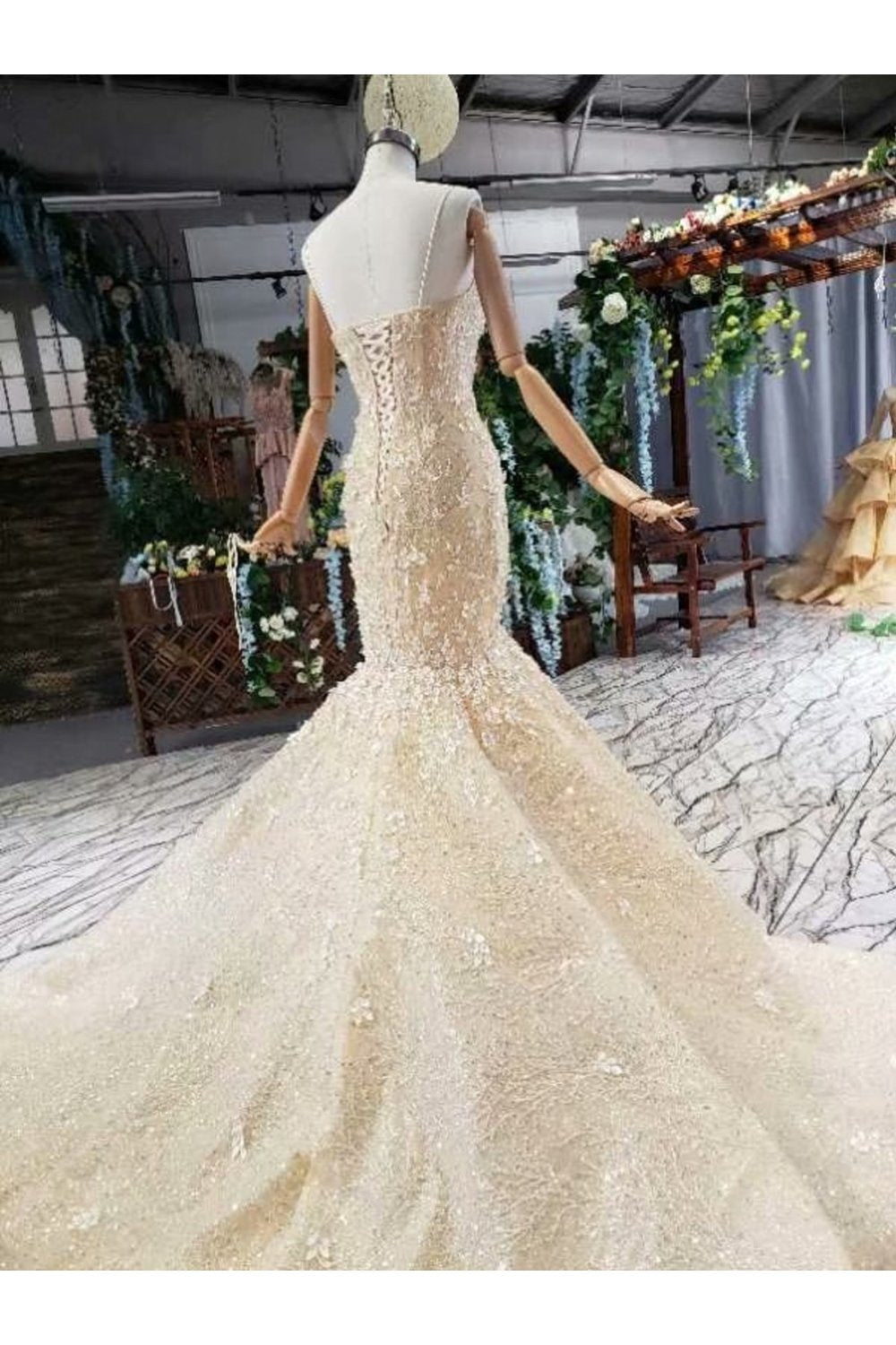 Ball Gown Wedding Dresses One Meter Train Sweetheart Top Quality Appliques Tulle Beading