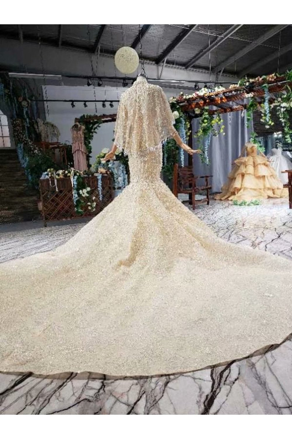 Ball Gown Wedding Dresses One Meter Train Sweetheart Top Quality Appliques Tulle Beading