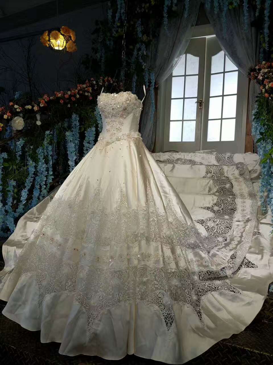 2024 Marvelous High-End Satin Strapless Wedding Dresses Lace Up With Beads Royal Train