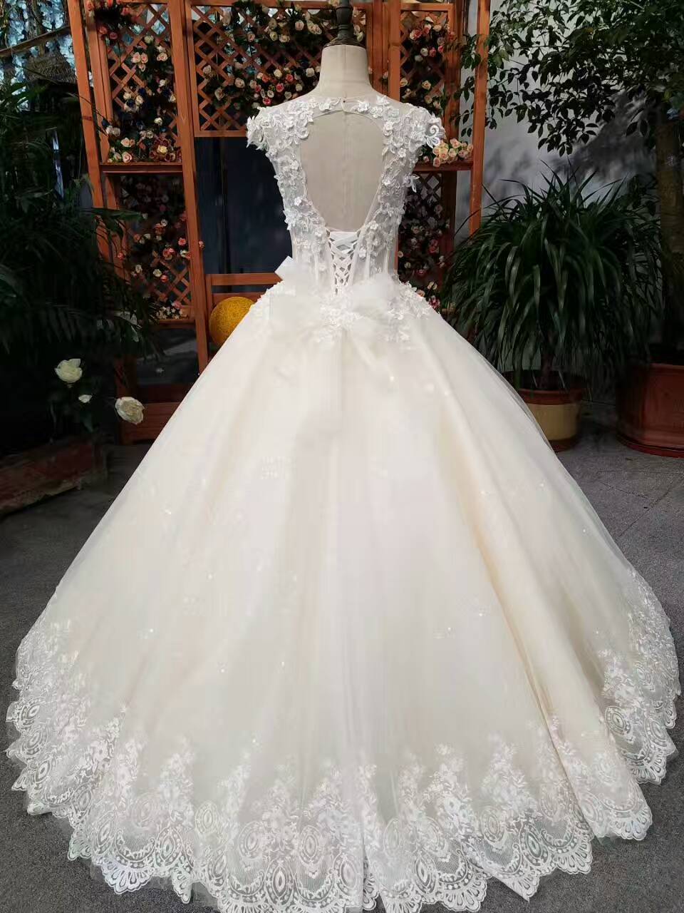 2024 Hot SellingFloor Length Lace Up Wedding Dresses With Appliques And Sequins