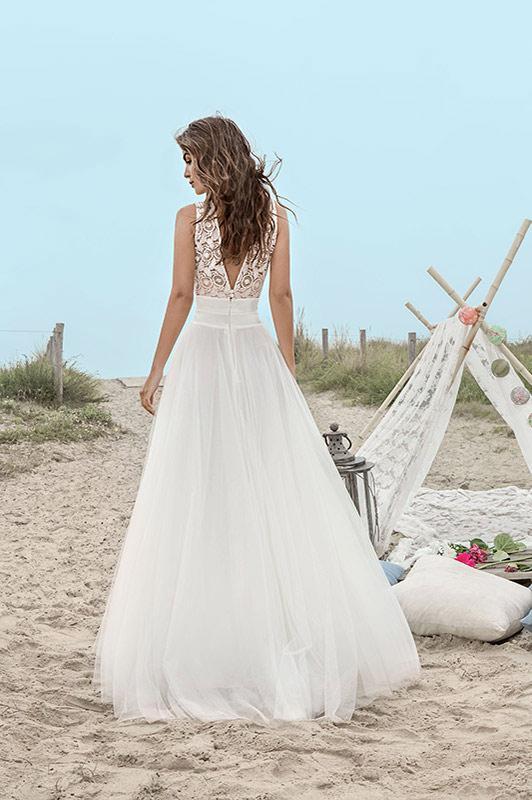 A-Line V-Neck Boho Sleeveless Tulle Lace Floor-Length Open Back Beach Wedding Dress RS577