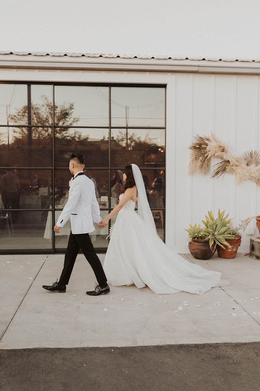 Ball Gown Strapless Sweetheart Ivory Wedding Dresses with Appliques, Beach Wedding Gowns SRS15499