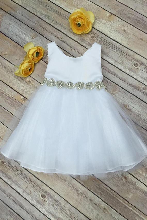 2024 Scoop Bowknot Knee-length Ivory Organza Beads Sleeveless Flower Girl Dresses RS673